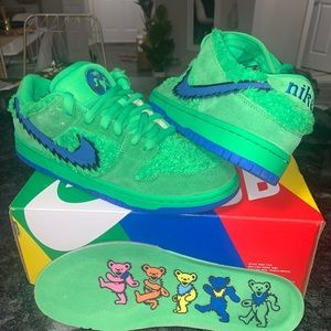 Nike SB Grateful Dead Green